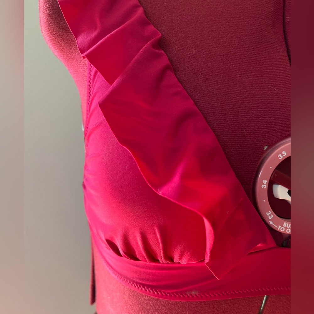 RED GUESS RUFFLE BIKINI - Picture 8 of 12